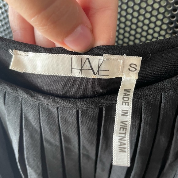 Black Flapper-Style pleated dress - Picture 3 of 3